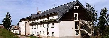 Hotel Logis Le Rouge Gazon 2*
