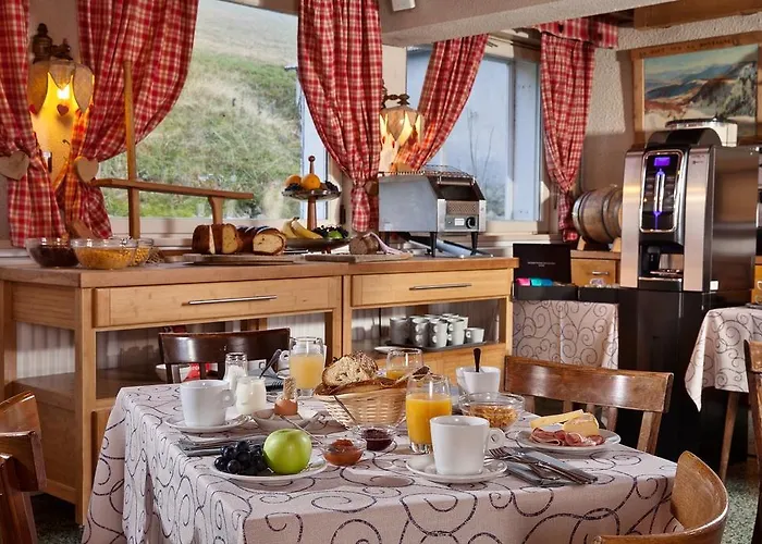 Hotel Logis Le Rouge Gazon